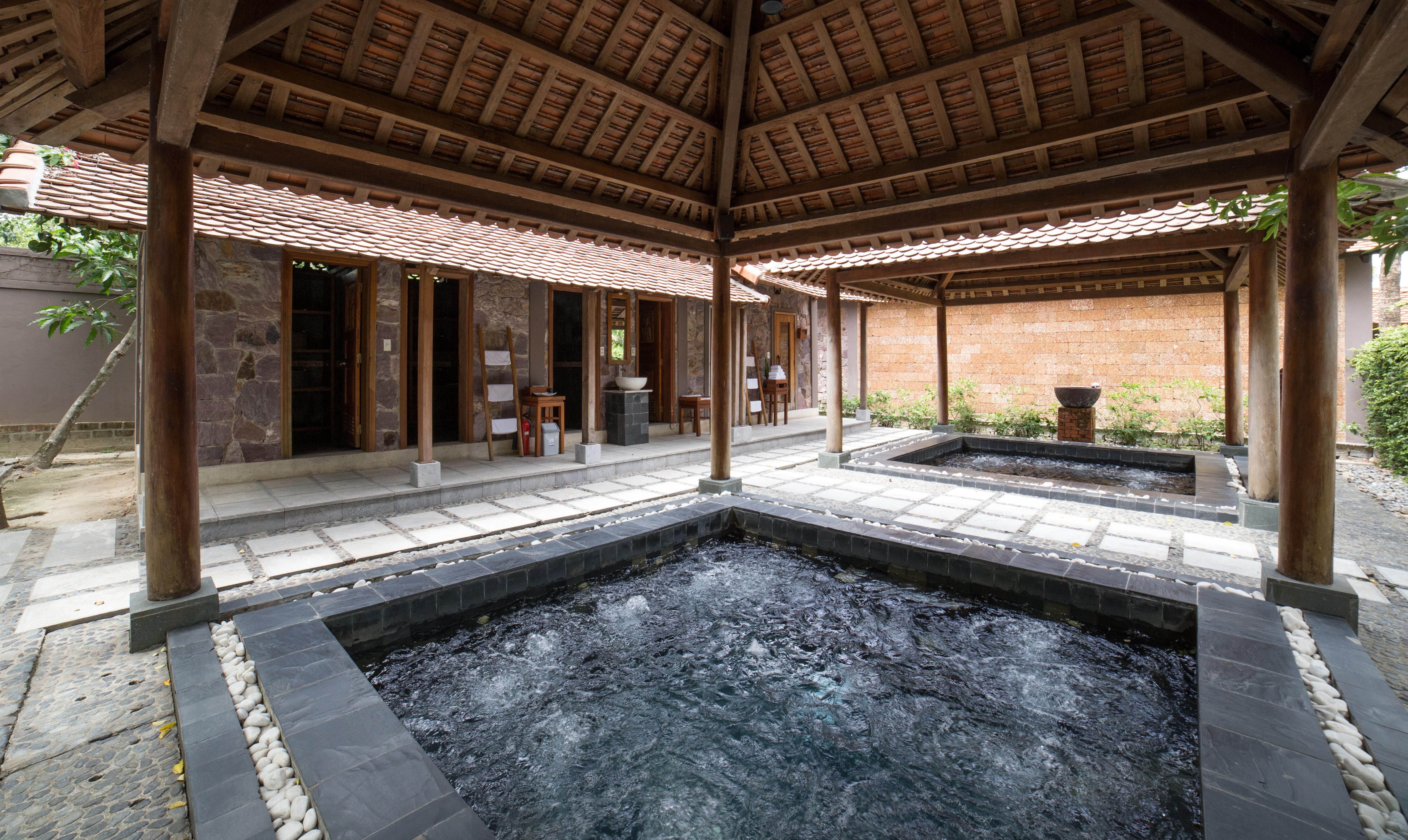 Pilgrimage Village Boutique Resort & Spa Hue Buitenkant foto