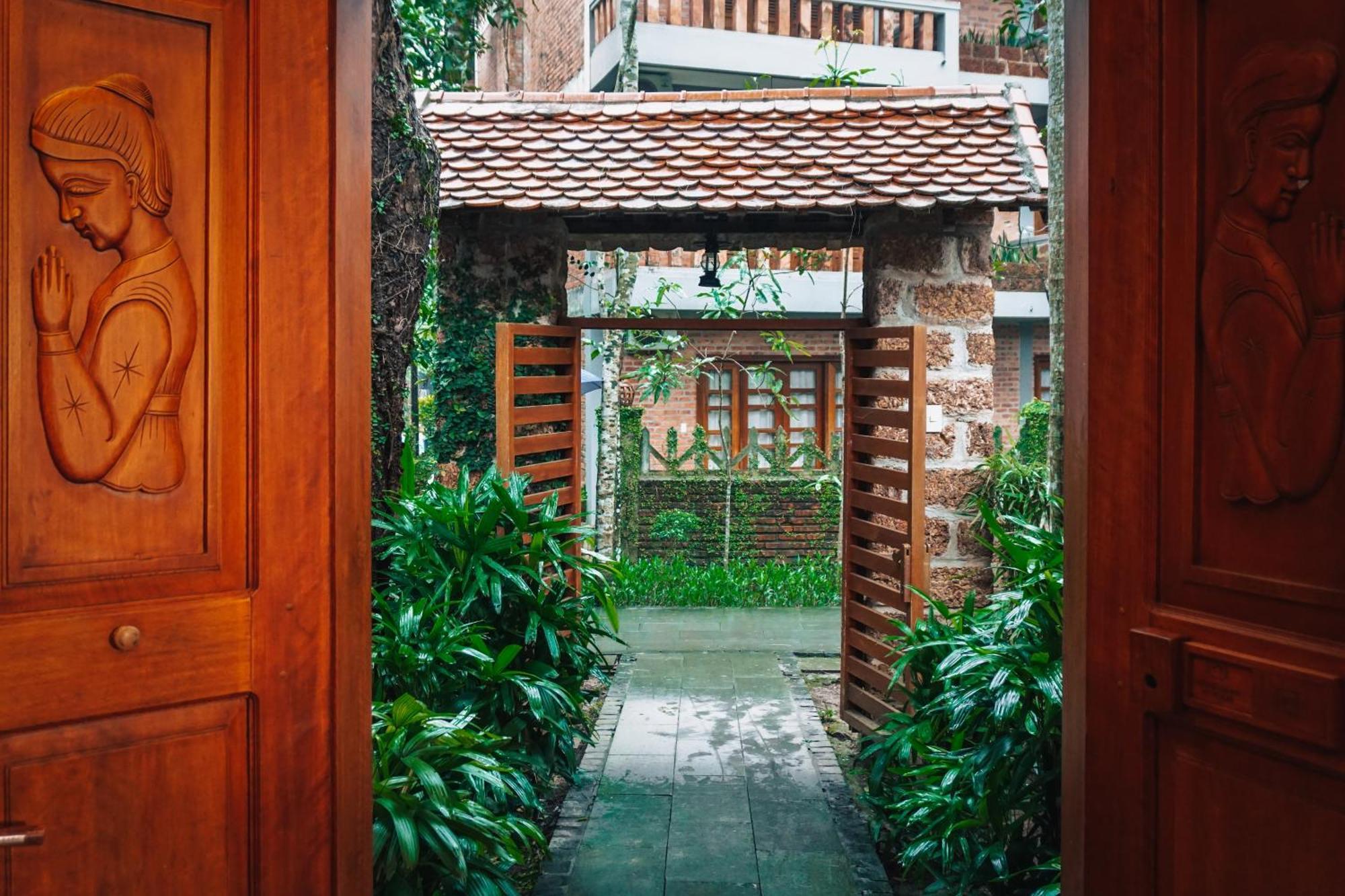 Pilgrimage Village Boutique Resort & Spa Hue Buitenkant foto